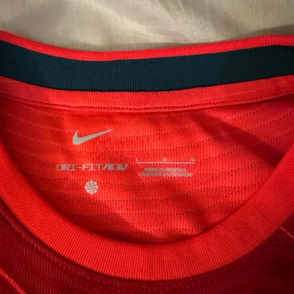 21/22 home Liverpool FC kit